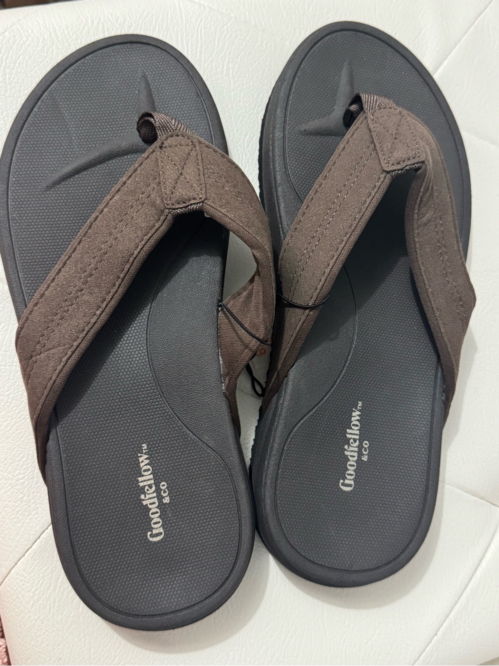Goodfellow & Co Men's Dark Brown Foam Strap Flip Flops